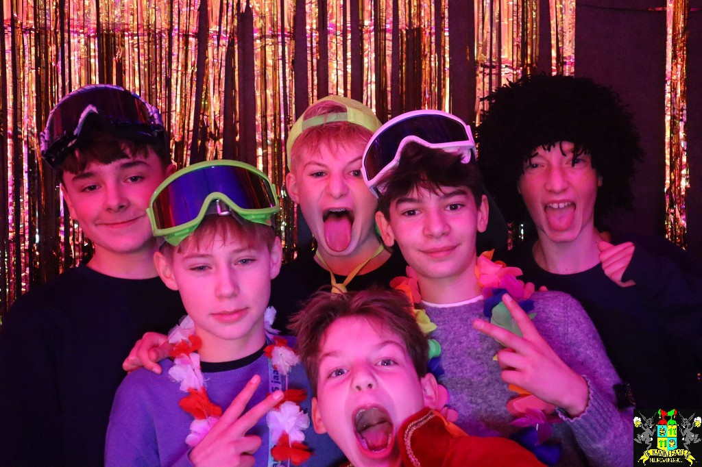 ../Images/Jeugd Opwarmbal Photobooth 281.jpg